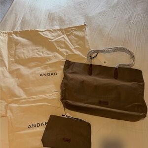 Andar Harper tote and remi pouch set